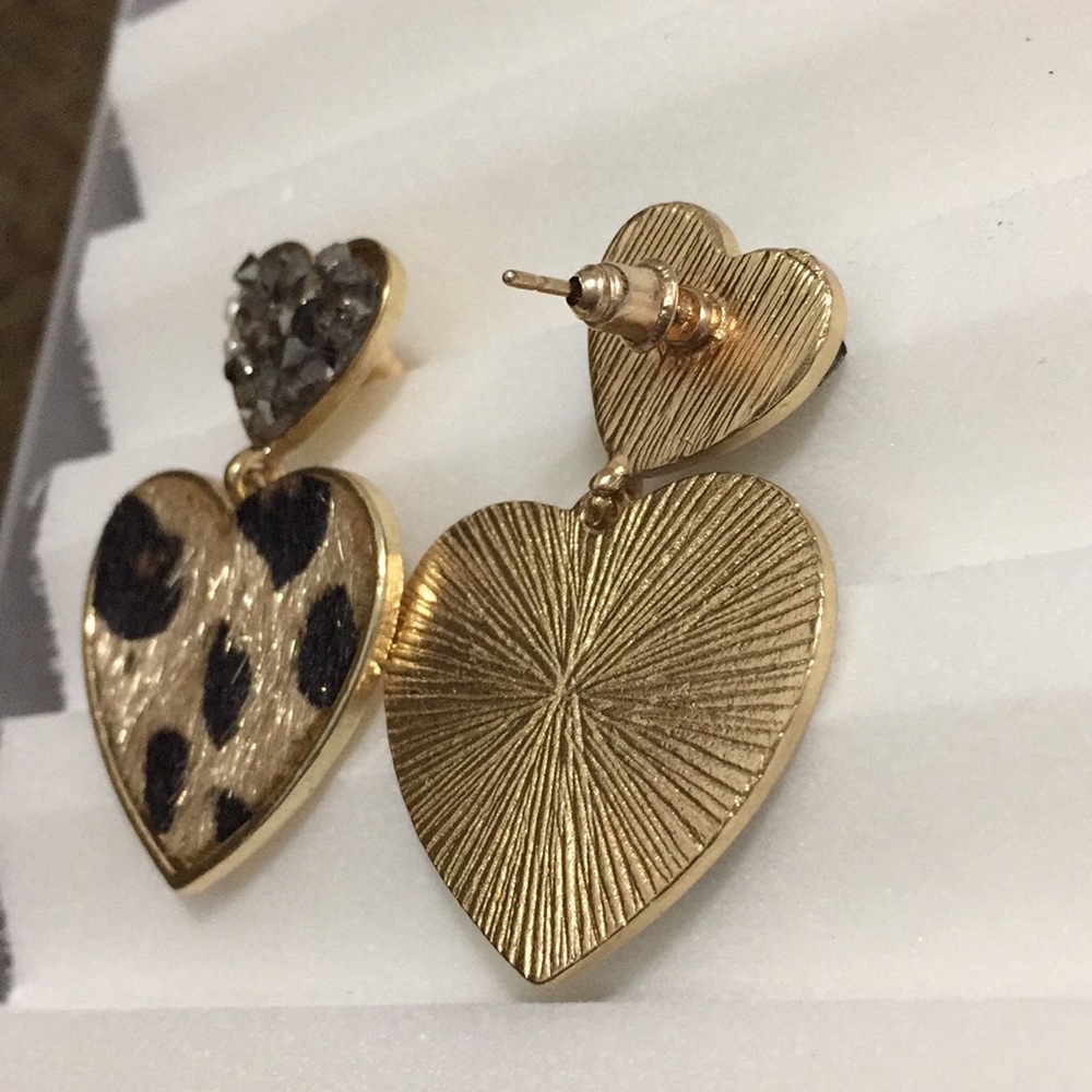 Cheetah print heart drop earrings - Picture 5 of 7